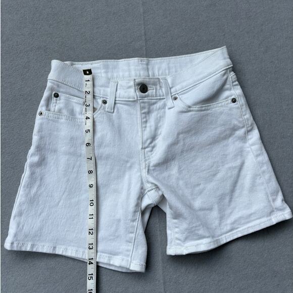 Women's White Denim Levi's jean shorts size 27 - Picture 3 of 7